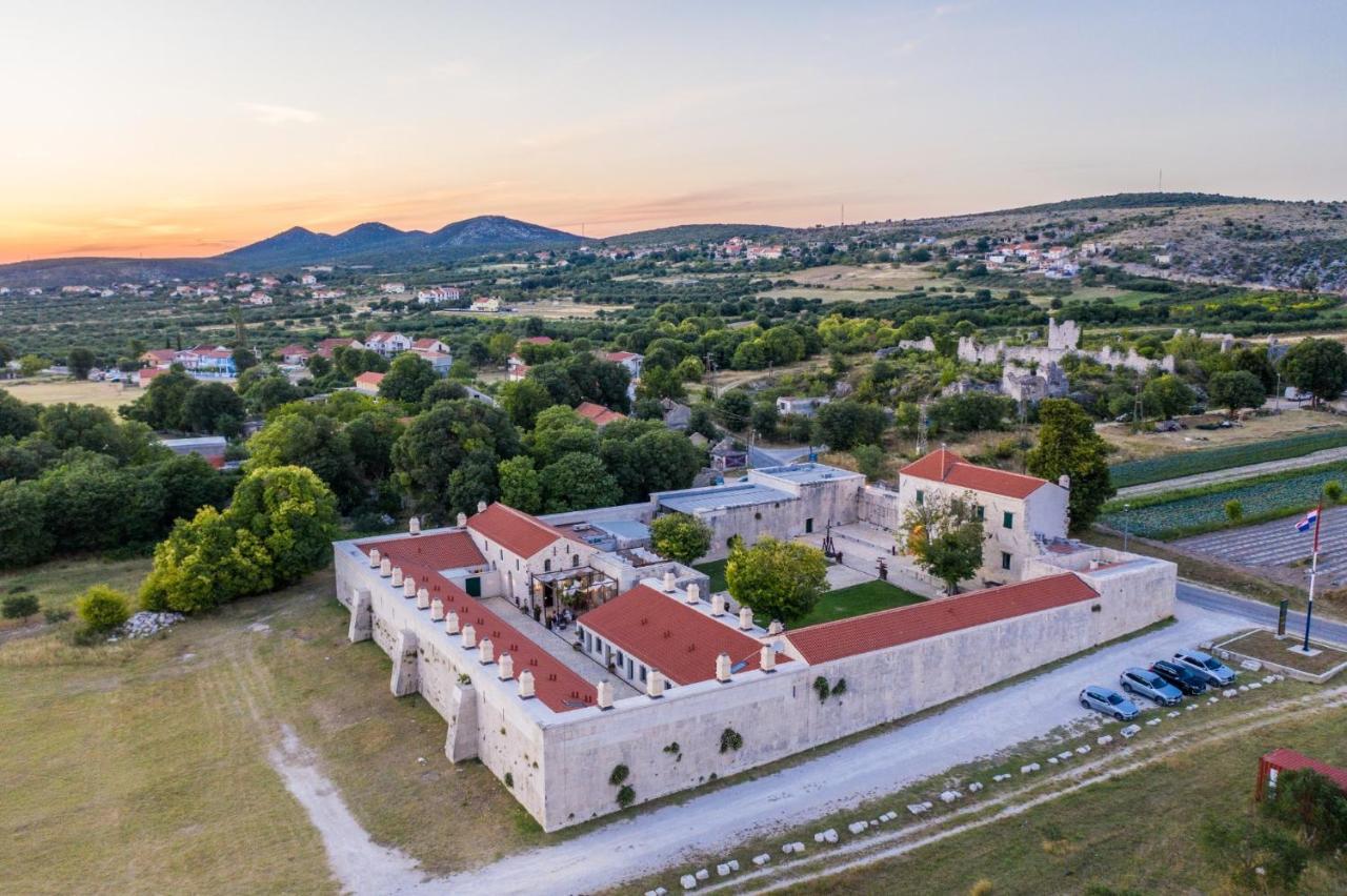 Heritage Hotel Maskovica Han Pakostane Exterior photo